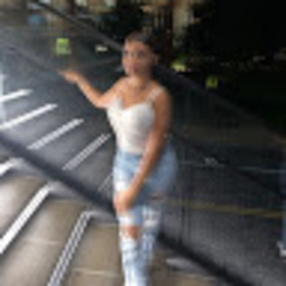 Meet your Posher, Arianni - Picture 1 of 1